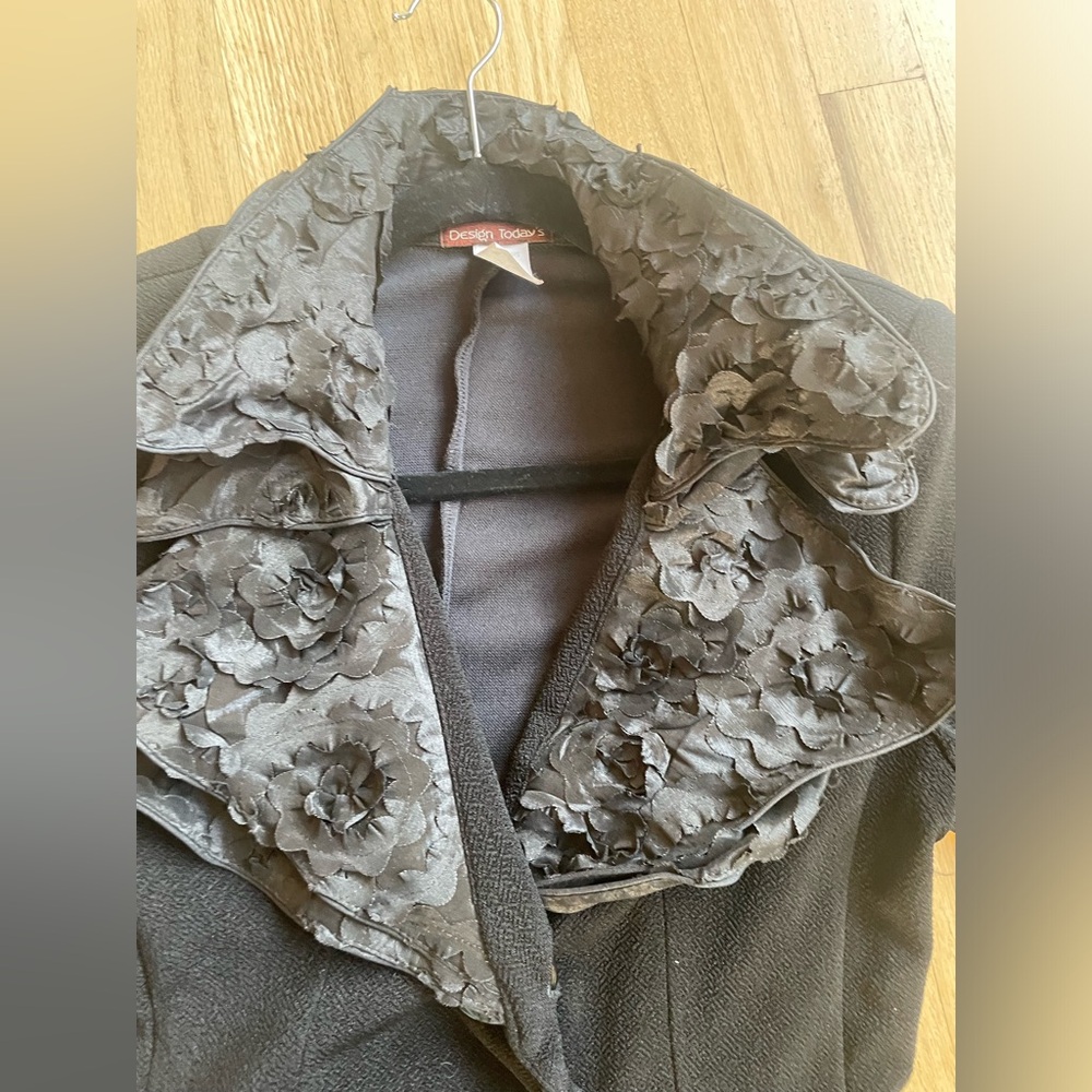 Blazer - Picture 3 of 3